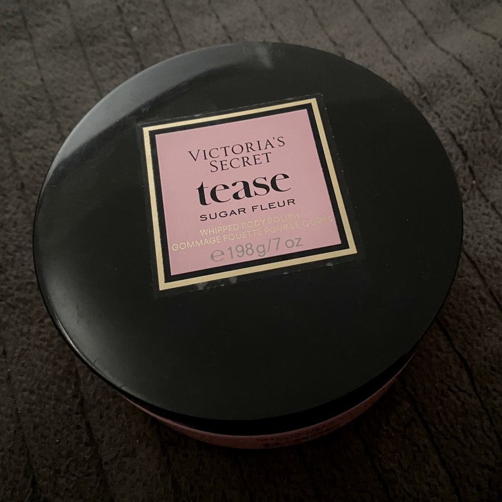 Victorias’s Secret Tease Sugar Fleur Body Polish